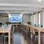 瑞科瓦波拉纳度假村 公寓式酒店 4*