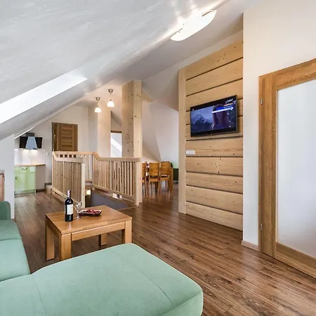 Smrekowa Polana & アパートホテル ザコパネ